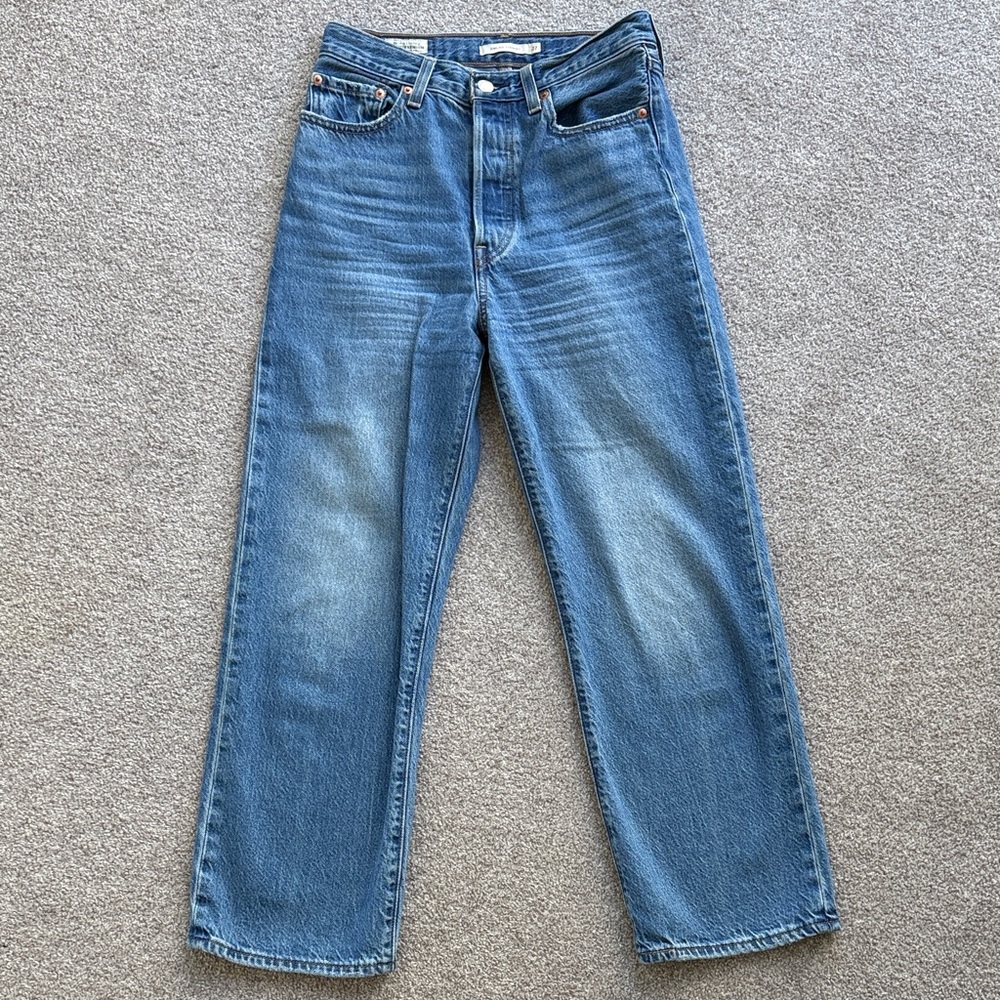 Levi’s Ribcage Straight High- Waisted Cropped Jeans